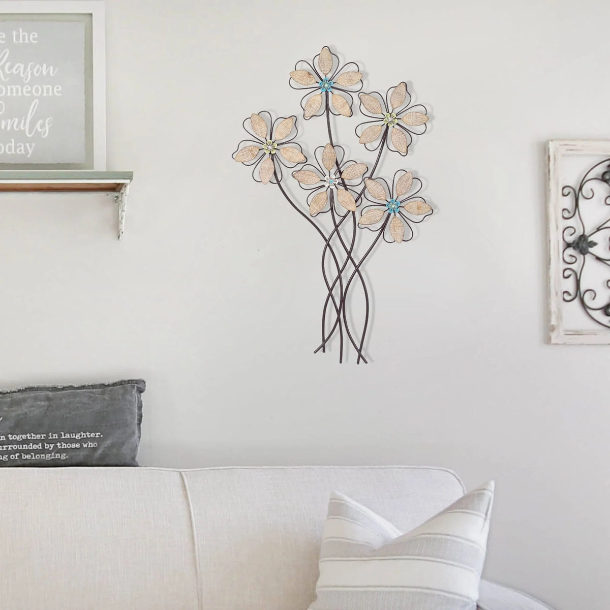 Metal Wall Decor with 5 Flowers, Decorative Floral Wall Hanging Sculpture for Living Room, Bedroom and Home Decoration